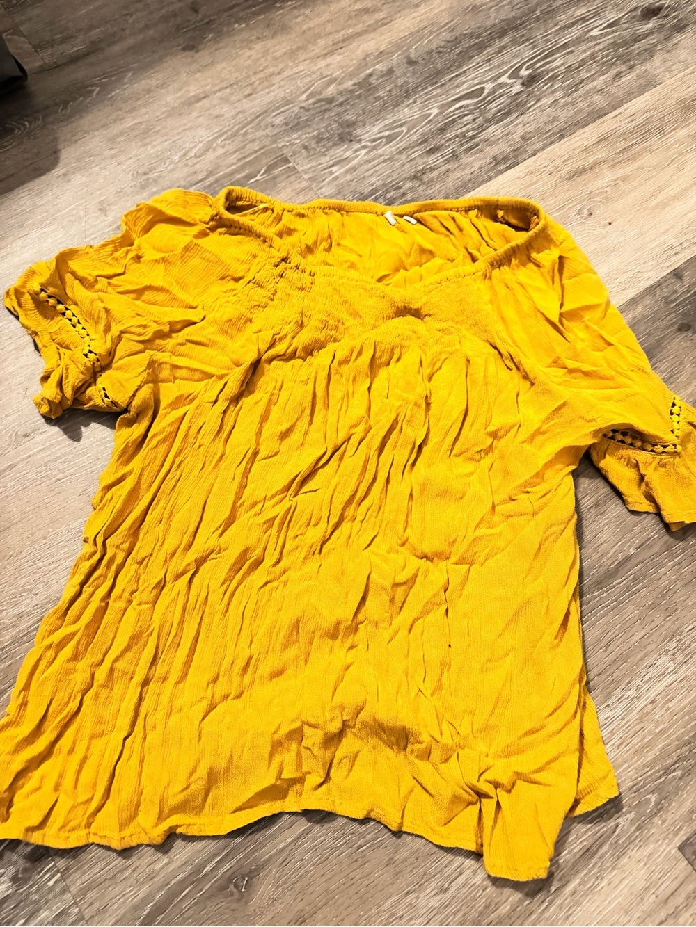 Women’s Mustard Yellow Short Sleeve Smocked Top